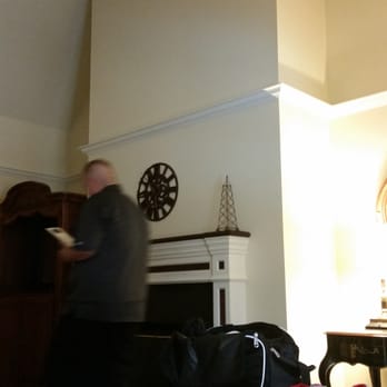 Lafayette Park - The ceiling is like so tall - Hotels Near Me - Lafayette, California