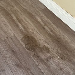 Ideal Property Management - Dirty floors