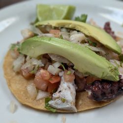 LA Delicia Mexican Restaurant - Tostada mixto