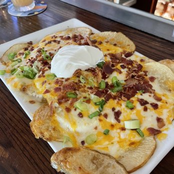 Hennessey's Grill - The Great Irish Nachos - Juice Bars & Smoothies Near Me - Seal Beach, California