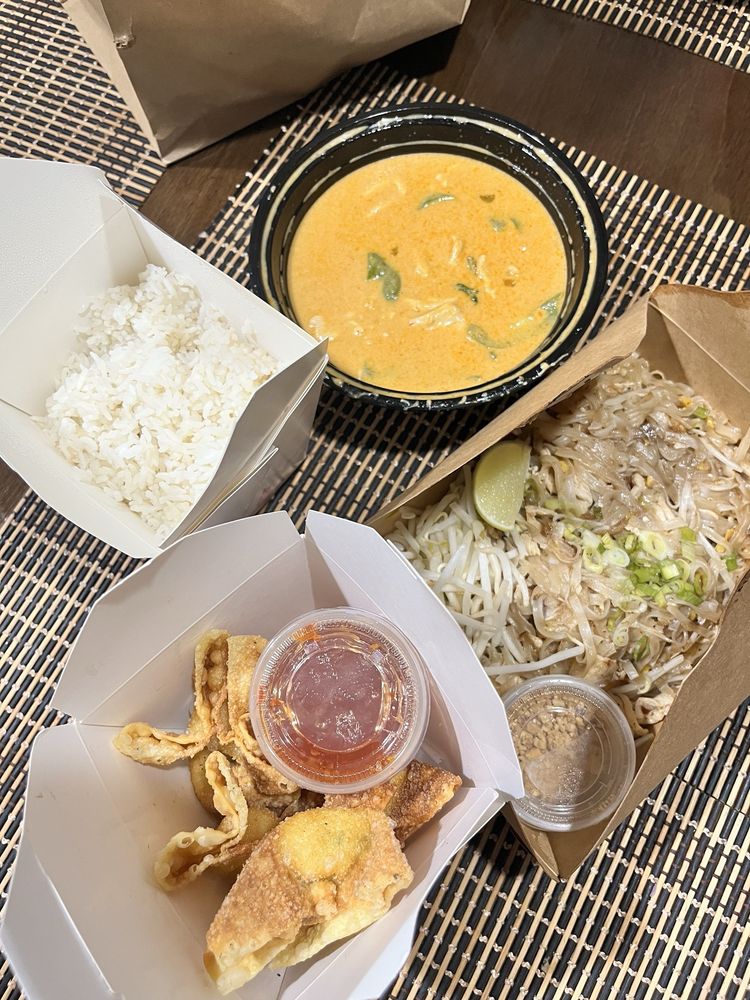 Food from Nana Thai Street Food