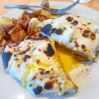 Bakery Lorraine - Croque madame - cut open - Breakfast & Brunch Near Me - San Antonio, Texas Bakery Lorraine - Croque madame - cut open - Breakfast & Brunch Near Me - San Antonio, Texas