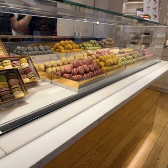 Pierre Marcolini - Chocolatiers & Shops Near Me - Brussels, BRU Pierre Marcolini - Chocolatiers & Shops Near Me - Brussels, BRU