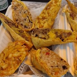 Mr. Egg Roll - We're had the macaroni egbgroll and criollo, and other ones