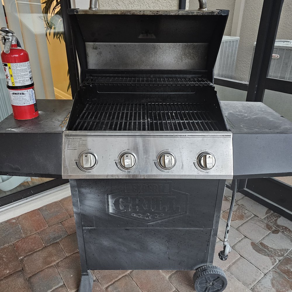 Top Villas - Grill with no inspection sticker that was engulfed in flames - Vacation Rentals Near Me - Davenport, Florida Top Villas - Grill with no inspection sticker that was engulfed in flames - Vacation Rentals Near Me - Davenport, Florida