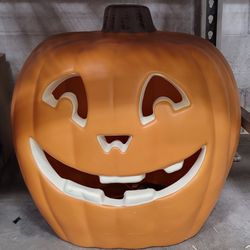 Lowe's Home Improvement - Giant pumpkin