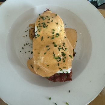 Memphis Cafe - Southern Eggs Benedict - Southern Near Me - Costa Mesa, California