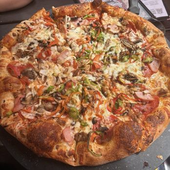 The Secret Stash Pizzeria - Texas Biggin pizza - Pizza Near Me - Crested Butte, Colorado