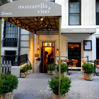 Mozzarella & Vino by null