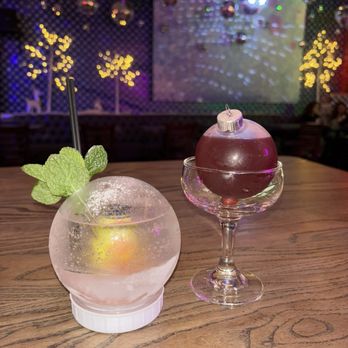 Deck The Halls Bar - Drinks - Bars Near Me - San Francisco, California Deck The Halls Bar - Drinks - Bars Near Me - San Francisco, California