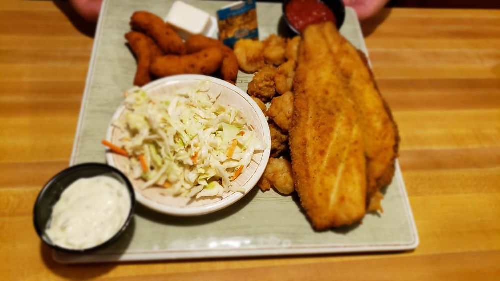 Snapperz Grill & Steam Bar