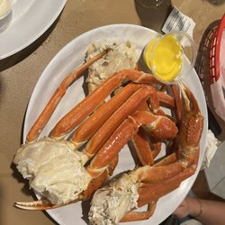 Iguanas - Snow Crab Leg Dinner