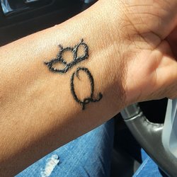 Alien Touch Tattoo - Q
