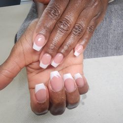 B T Nails