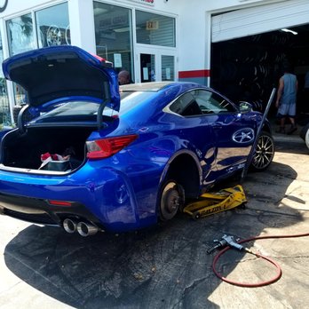 Dale's Tires - Checking out my tires. - Tires Near Me - Fort Lauderdale, Florida Dale's Tires - Checking out my tires. - Tires Near Me - Fort Lauderdale, Florida