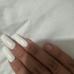 Nail came off not even 2 full weeks in. I'm bring serious!! Nail came off not even 2 full weeks in. I'm bring serious!!