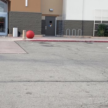 Target - Trash everywhere. Reno AF. - Department Stores Near Me - Reno, Nevada
