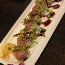 Roy's Restaurant - Lakanilau roll - so amazing