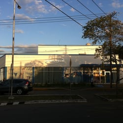 Audiotech - Ubicado frente a la famosísima glorieta del pozito.