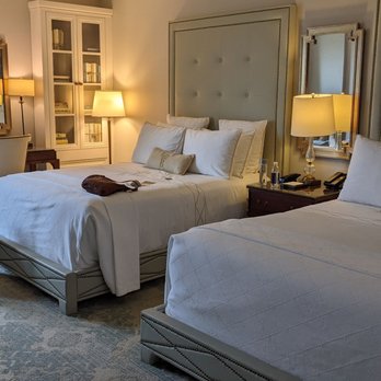 Hotel Bennett - Deluxe Queen/Queen room - Hotels Near Me - Charleston, South Carolina