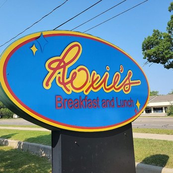 Roxie’s Breakfast & Lunch - Outdoor signage - Breakfast & Brunch Near Me - Kalamazoo, Michigan