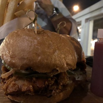 Oak - Hot chicken sandwich - New American Near Me - Laguna Beach, California