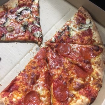 Pizza Man - $5 pizza, maybe 1/4 cup of cheese or less,. Done come here. - Pizza Near Me - Hawaiian Gardens, California