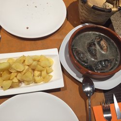 Casa Julio - Media de chipirones con patatas y pan