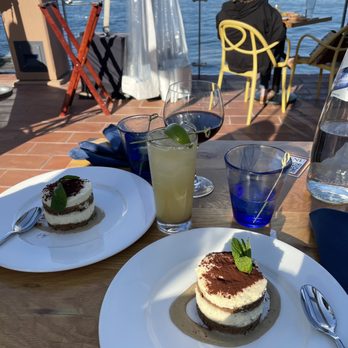 Schooners Monterey - Tiramisu - Seafood Near Me - Monterey, California Schooners Monterey - Tiramisu - Seafood Near Me - Monterey, California