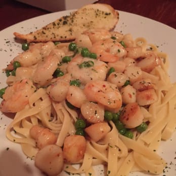 Historic Piper Tavern - Shrimp and scallop scampi - wasn't a huge fan - New American Near Me - Pipersville, Pennsylvania Historic Piper Tavern - Shrimp and scallop scampi - wasn't a huge fan - New American Near Me - Pipersville, Pennsylvania