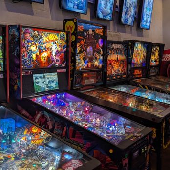 Continues Arcade - Many pinball machines from various eras. - Bars Near Me - Alexandria, Virginia