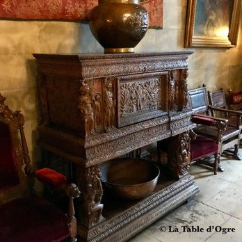Belleek Castle - Buffet - Hotels Near Me - Belleek, Missouri