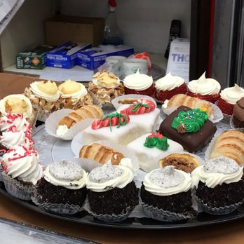 Prantl's Bakery - Holiday tray - Bakeries Near Me - Pittsburgh, Pennsylvania Prantl's Bakery - Holiday tray - Bakeries Near Me - Pittsburgh, Pennsylvania