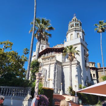 Hearst Castle - Tours Near Me - San Simeon, California