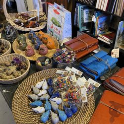 Mas Paz Good Vibes Shop - Journals and souvenirs
