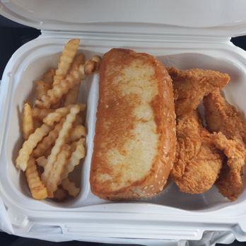 Raising Cane's Chicken Fingers - 3 fingers combo, finger lickin' good!! ;) - Fast Food Near Me - Fairfield, California