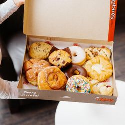 Robin's Donuts