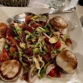 Nicoletta's Table - Linguini con Capesante - Italian Near Me - Lake Oswego, Oregon Nicoletta's Table - Linguini con Capesante - Italian Near Me - Lake Oswego, Oregon