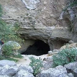 La Source de la Sorgue - L'entrée du gouffre