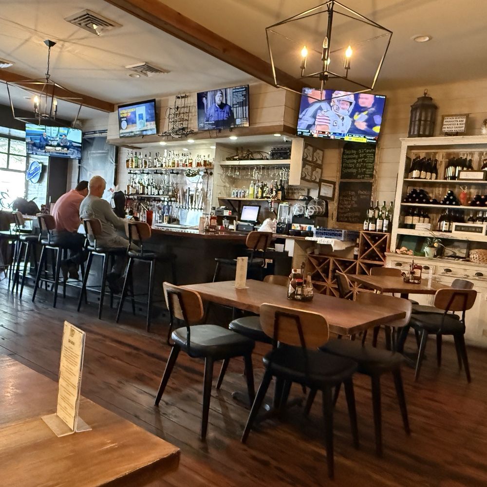 The Cajun Corner On Broad - Bar area - New American Near Me - Eufaula, Alabama