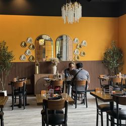 El Mercat - Plenty of space to put tables together for big groups