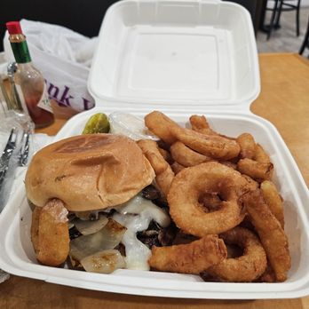 American House Salad - Cheese burger, mozzarella cheese, sauted onions and mushrooms with onion rings delicious - Salad Near Me - Oyster Bay, New York American House Salad - Cheese burger, mozzarella cheese, sauted onions and mushrooms with onion rings delicious - Salad Near Me - Oyster Bay, New York