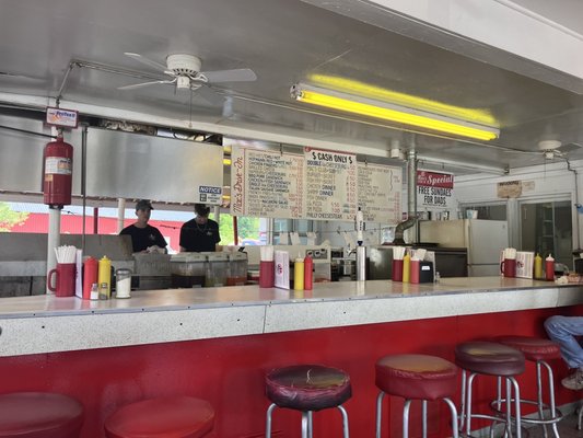 Mac's Drive-In by null