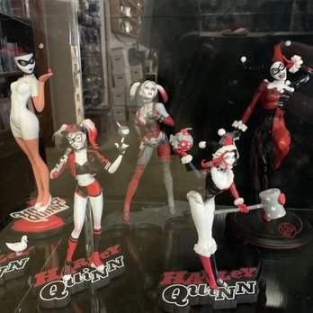Comics Exchange - Lots of Harley Quinn - Comic Books Near Me - Knoxville, Tennessee