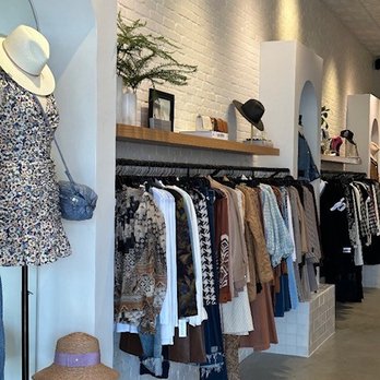 Mi Place - Women's Clothing Near Me - Newport Beach, California Mi Place - Women's Clothing Near Me - Newport Beach, California