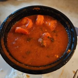 Taj Mahal Grill & Bar - Shrimp Vindaloo, 3 shrimps and 2 potatos chunks. Horrible for the price
