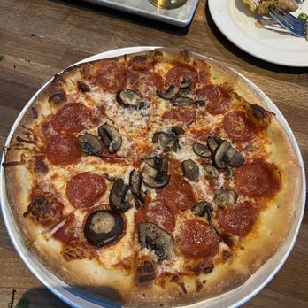 Yard House - Pepperoni Pizza - Bars Near Me - Roseville, California Yard House - Pepperoni Pizza - Bars Near Me - Roseville, California