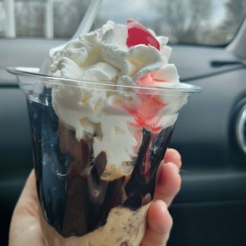 Scoops - Regular hot fudge sundae with bittersweet symphony. - Ice Cream & Frozen Yogurt Near Me - Yorkshire, New York