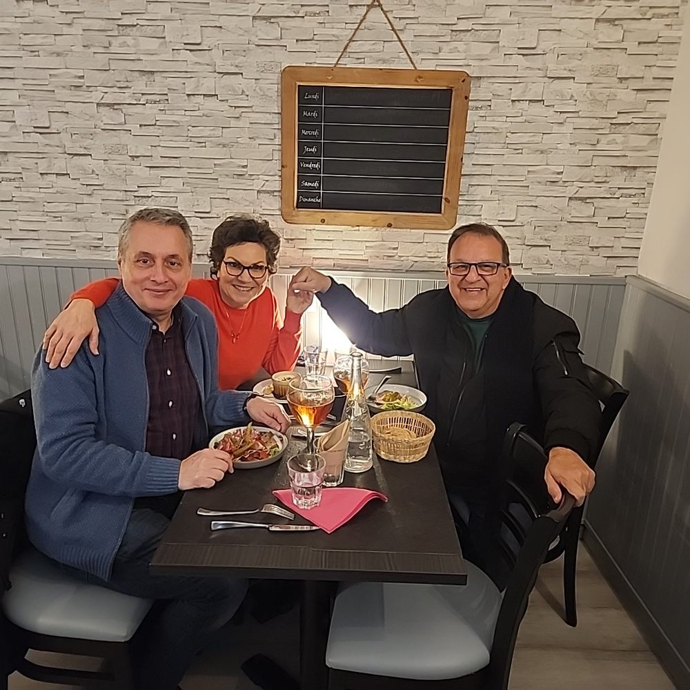 Au Petit Fourneau - Me and my friends from St Thibault des Vignes having a wonderful time! - French Near Me - Épernay, 51