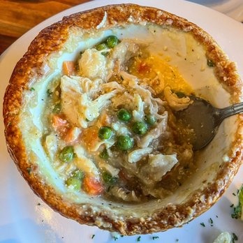 Cheddar's Scratch Kitchen - Homemade Chicken Pot Pie - American Near Me - Norman, Oklahoma